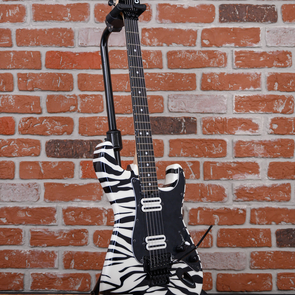 
                      
                        Charvel USA Custom Shop Special Edition SO Cal Hand Painted Zebra Graphic By Dan Lawrence 2025 w/OHSC
                      
                    