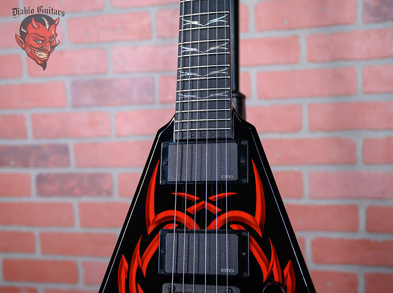 
                      
                        B.C. Rich USA Custom Shop KKV Kerry King 25th Anniversary V #4 of 25  Black with Red Tribal Graphics 2011 w/OHSC
                      
                    