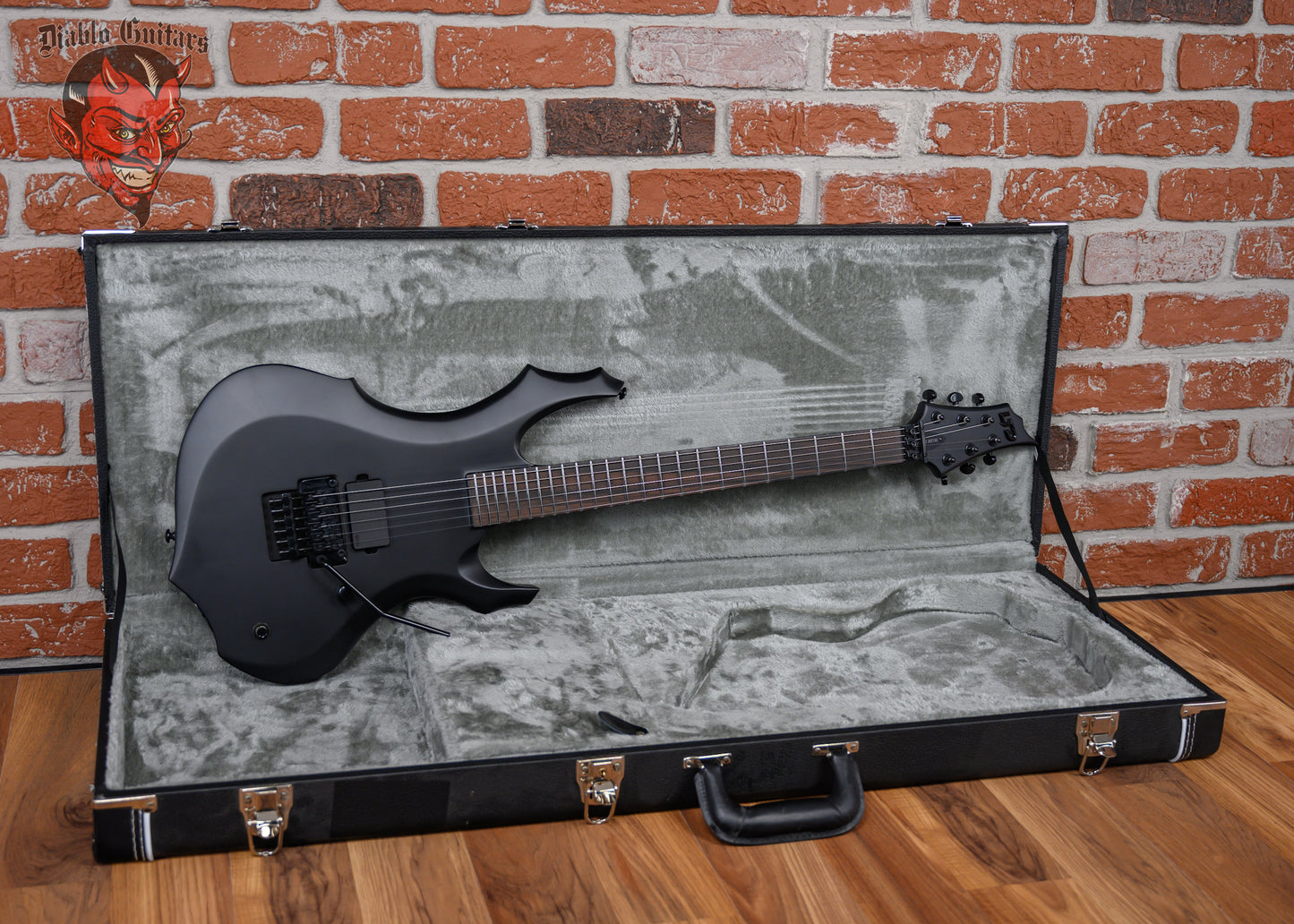 ESP LTD F Black Metal Black Satin w/Free ESP Form Fit hardshell Case (B-Stock)