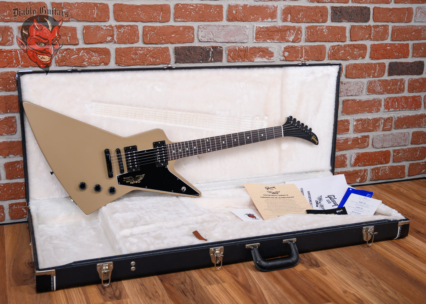 Gibson Government Series II Explorer Government Tan 2013 w/OHSC