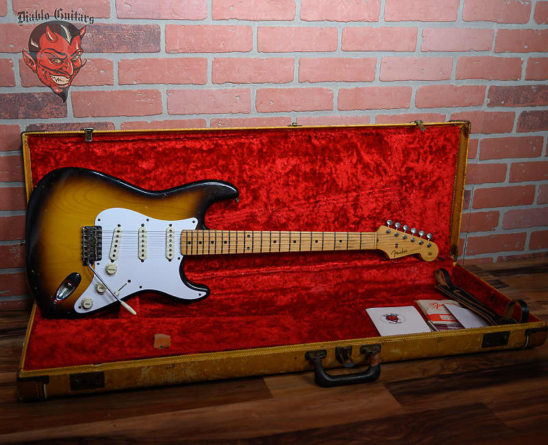 Fender Pre-CBS Stratocaster 2-Color Sunburst 1957 w/OHSC