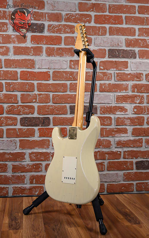 
                      
                        Fender Custom Shop 1956 Stratocaster Relic Vintage Blonde 2004 w/OHSC
                      
                    