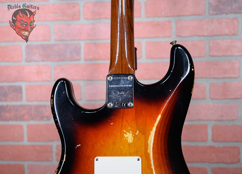 
                      
                        Fender Custom Shop Limited Edition Namm D-Mag Stratocaster 3-Color Sunburst Relic 2017 w/OHSC
                      
                    