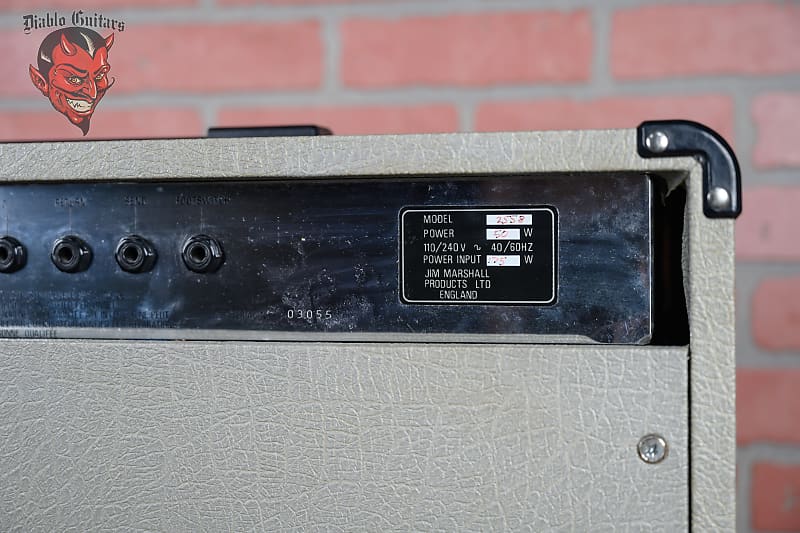 
                      
                        Marshall Silver Jubilee JCM 25/50 Model 2558 2x12 Combo Silver Tolex 1987
                      
                    