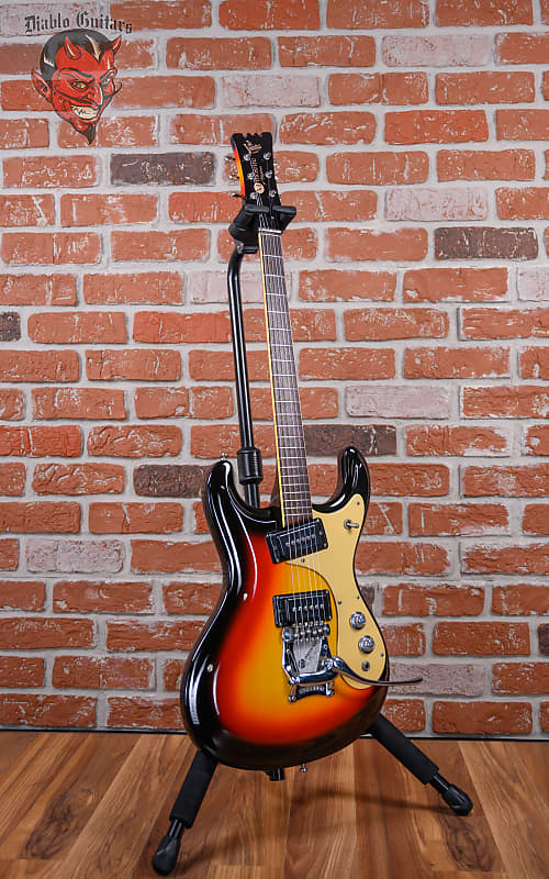 
                      
                        Mosrite The Ventures Model 1966 3-Color Sunburst w/OHSC (Refin)
                      
                    