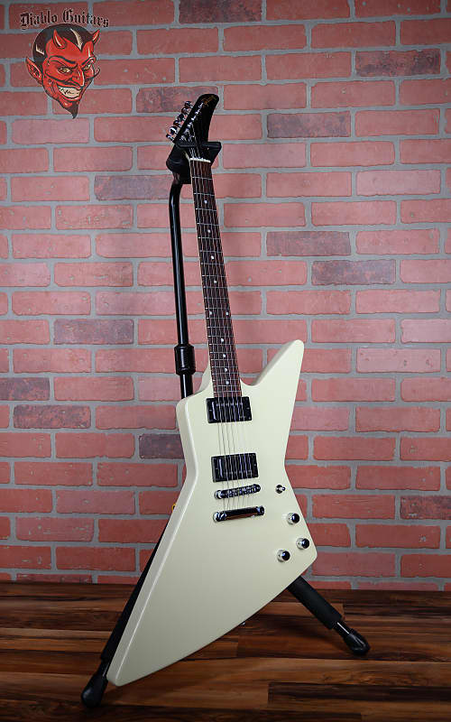 
                      
                        Gibson '80s Explorer Demo Shop Classic White 2023 w/OHSC (EMG HET Set)
                      
                    