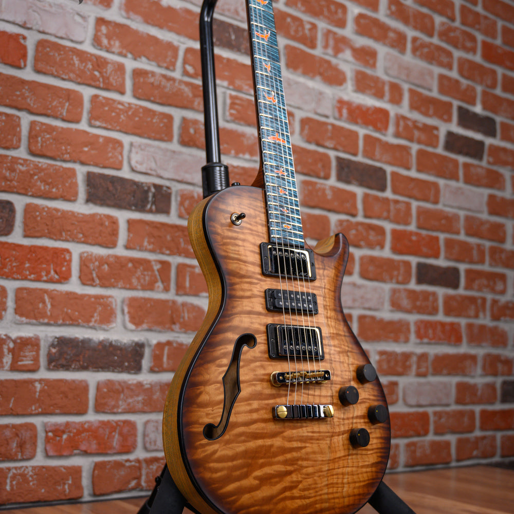 
                      
                        PRS Private Stock #9018 Singlecut 594 Semi-Hollow Roasted Figured Maple Natural Smoked Burst 2022 w/OHSC
                      
                    