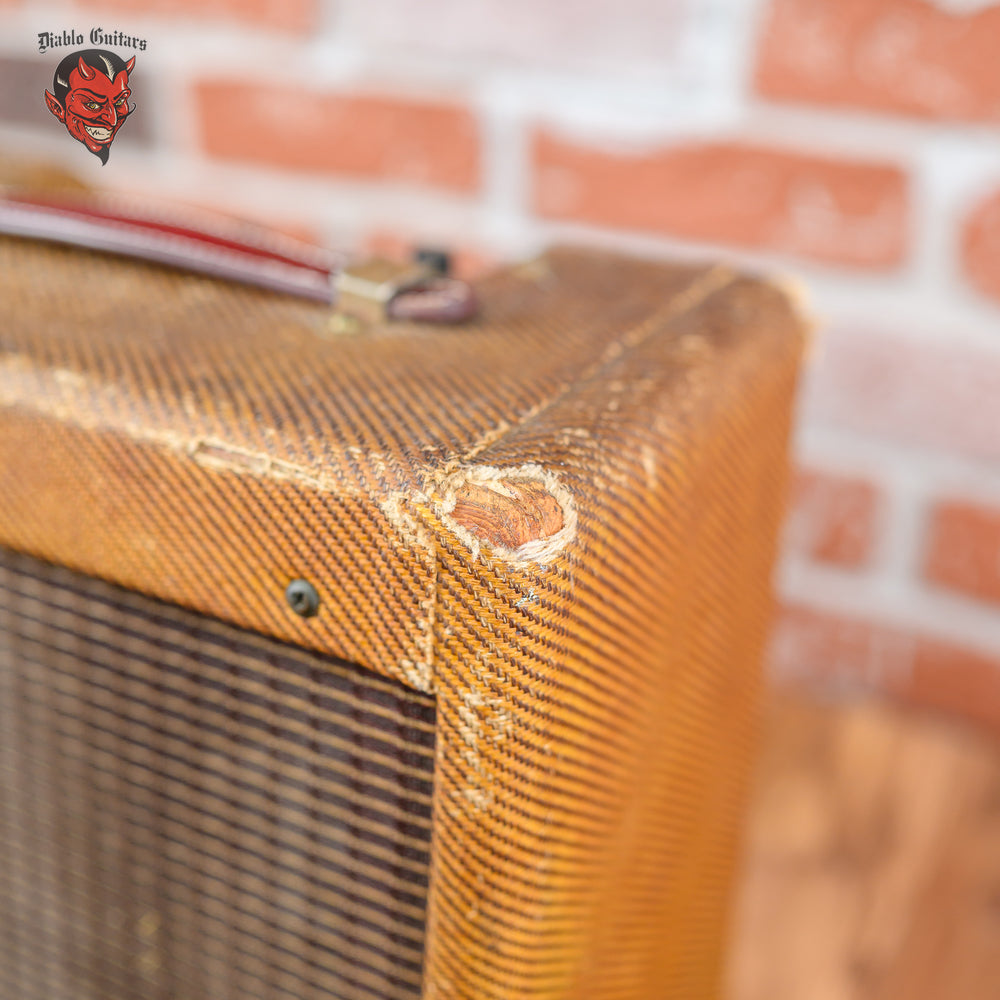 
                      
                        Fender Champ 5F1 Narrow Panel 5-Watt 1x8" Guitar Combo 1963/1964 - Tweed
                      
                    