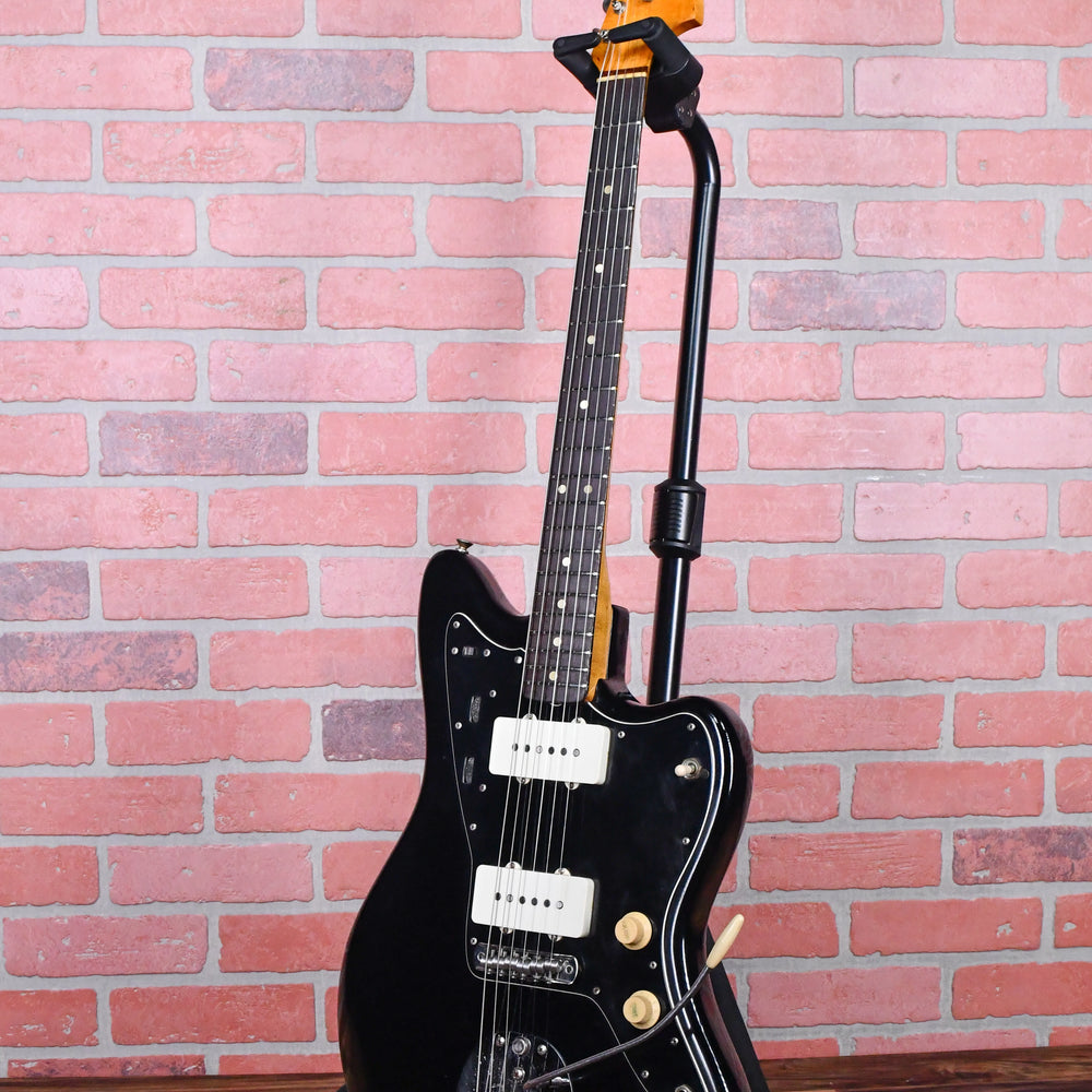 
                      
                        Fender Vintage Jazzmaster 1965 Black w/Hardshell Case (Refin)
                      
                    