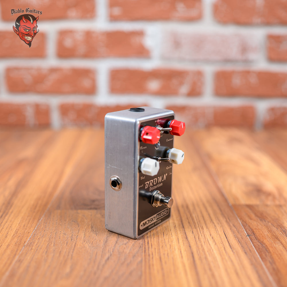 
                      
                        Mosky Audio Brown Distortion - Black
                      
                    