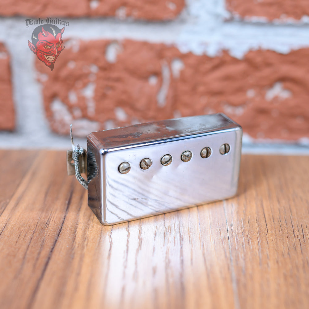 
                      
                        Gibson Vintage 1970's Patent Number T-Top Pickup Chrome Cover for Les Paul Custom ES 1975 1976 1977 1978
                      
                    