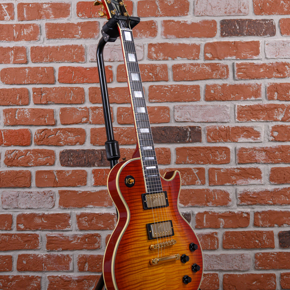 
                      
                        Gibson Custom Art & Historic Les Paul Custom 24 Fret AAA Flame Maple Top Heritage Cherry Sunburst 2003 w/OHSC
                      
                    