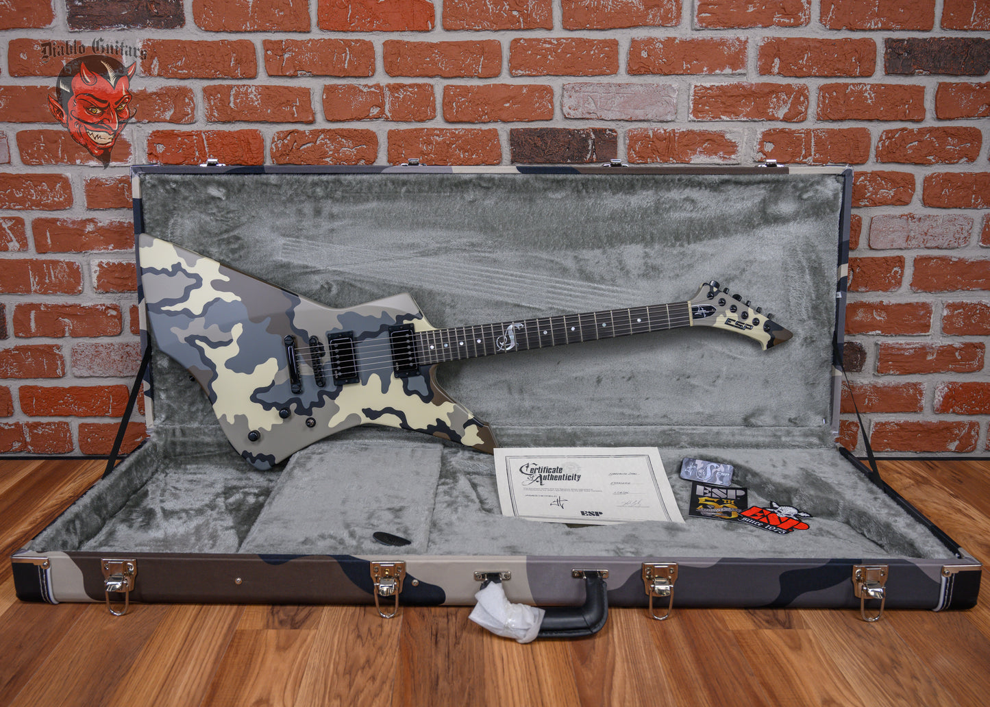 ESP Signature Series Custom Shop James Hetfield Signature Snakebyte Kuiu Camo Satin 2025 w/OHSC