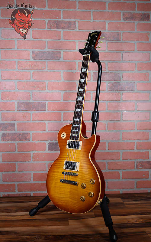 
                      
                        Gibson Les Paul Standard Premium Plus AAA Figured Maple Top Amber Burst 2004 w/OHSC
                      
                    