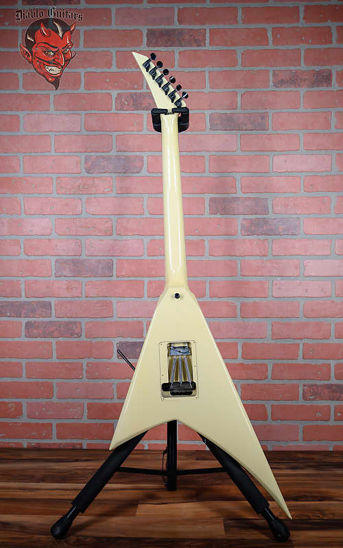 
                      
                        Jackson MIJ RR5FR Rhoads Ivory with Black Pinstripes 2008 w/OHSC
                      
                    