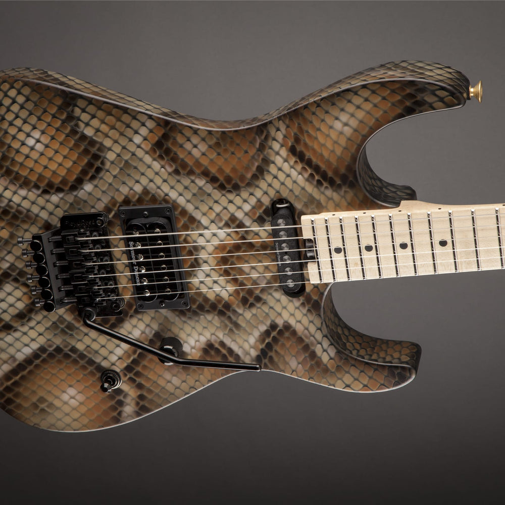 
                      
                        Charvel USA Custom Shop Warren DeMartini USA Signature Snakeskin Graphic 2025 w/OHSC
                      
                    