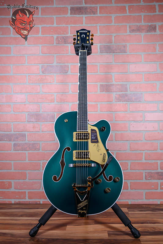 
                      
                        Gretsch Professional Collection Nashville Hollow Body with String-thru Bigsby Cadillac Green 2024 w/OHSC
                      
                    