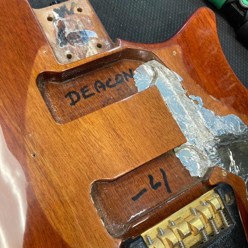 
                      
                        Ovation Deacon 1252 Cherry 1974 w/OHSC
                      
                    