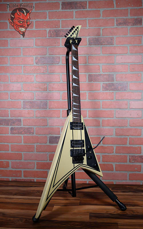 
                      
                        Jackson MIJ RR5FR Rhoads Ivory with Black Pinstripes 2008 w/OHSC
                      
                    