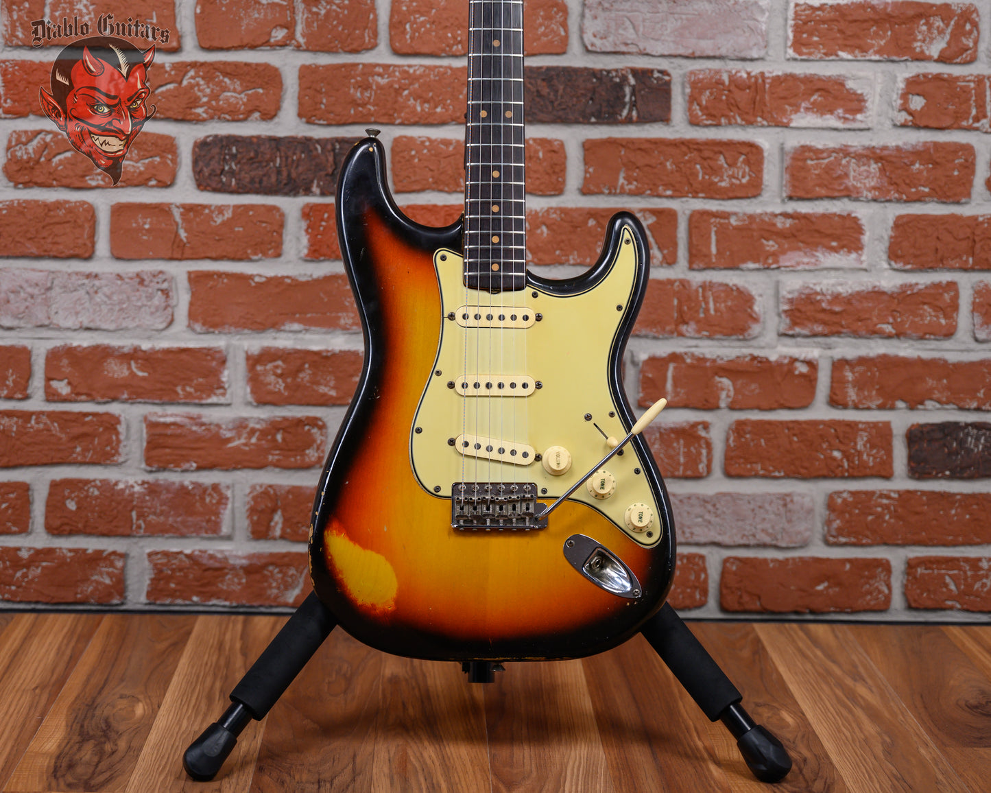 Fender Stratocaster 3-Tone Sunburst 1965 w/OHSC