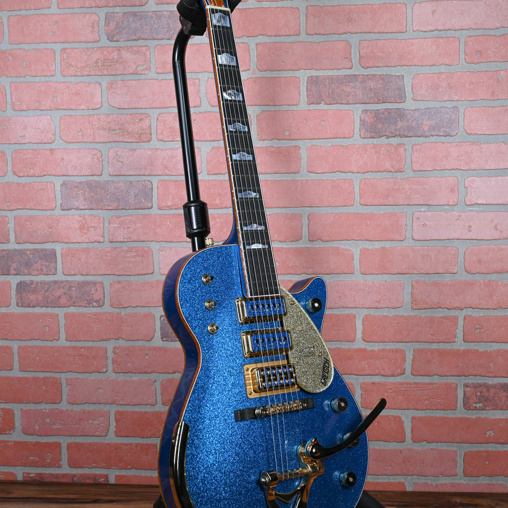 
                      
                        Gretsch USA Custom Shop G6134-CS ‘59 Penguin Master Built by Chad Henrichsen Blue Sparkle NOS 2024 w/OHSC
                      
                    