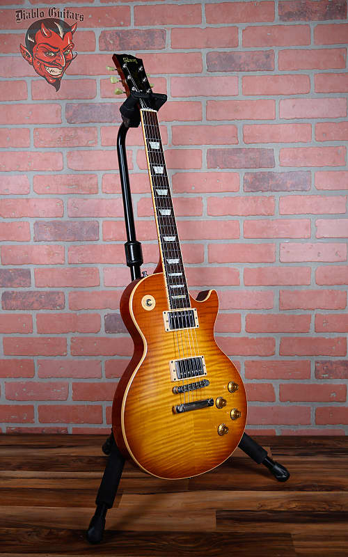 
                      
                        Gibson Les Paul Standard Premium Plus AAA Figured Maple Top Amber Burst 2004 w/OHSC
                      
                    