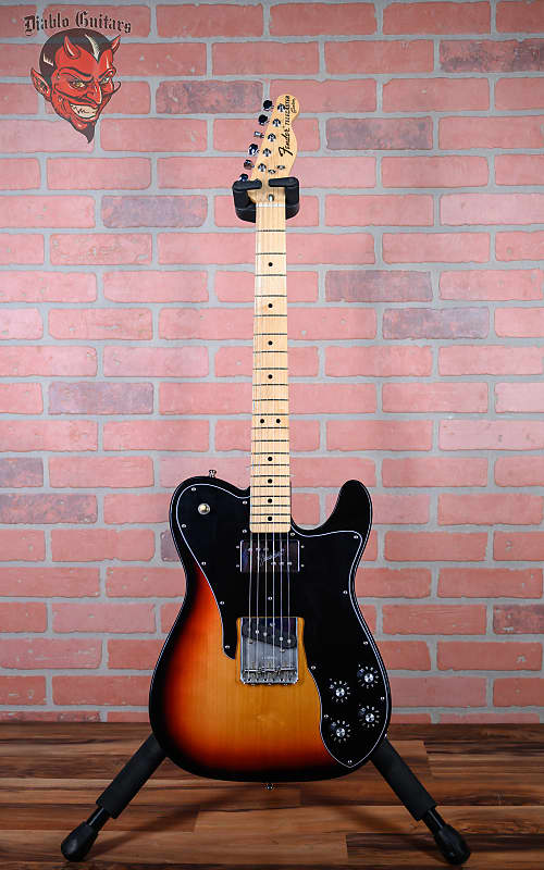 
                      
                        Fender Classic Series '72 Telecaster Custom with Maple Fretboard 3-Color Sunburst 2018 w/Hardshell Case
                      
                    