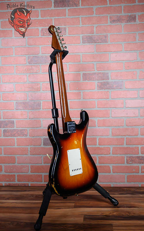 
                      
                        Fender Custom Shop Limited Edition Namm D-Mag Stratocaster 3-Color Sunburst Relic 2017 w/OHSC
                      
                    