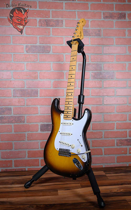 
                      
                        Fender Pre-CBS Stratocaster 2-Color Sunburst 1957 w/OHSC
                      
                    