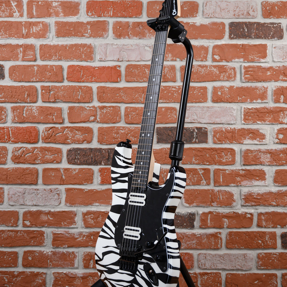 
                      
                        Charvel USA Custom Shop Special Edition SO Cal Hand Painted Zebra Graphic By Dan Lawrence 2025 w/OHSC
                      
                    