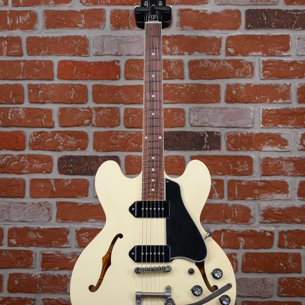 
                      
                        Gibson Custom Shop Artist Model Tamio Okudo Limited Edition 1959 ES-330 #130 Classic White VOS 2016 w/OHSC
                      
                    