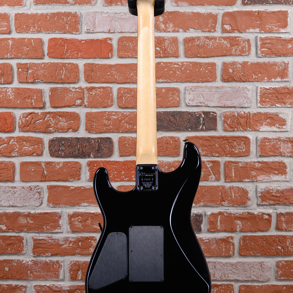 
                      
                        Charvel USA San Dimas 1H Glow-In-The-Dark Ouija by Dan Lawrence 2006 w/OHSC
                      
                    