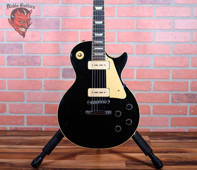 
                      
                        Gibson Les Paul Deluxe Pro Ebony 1977 w/Gator Hardshell Case
                      
                    