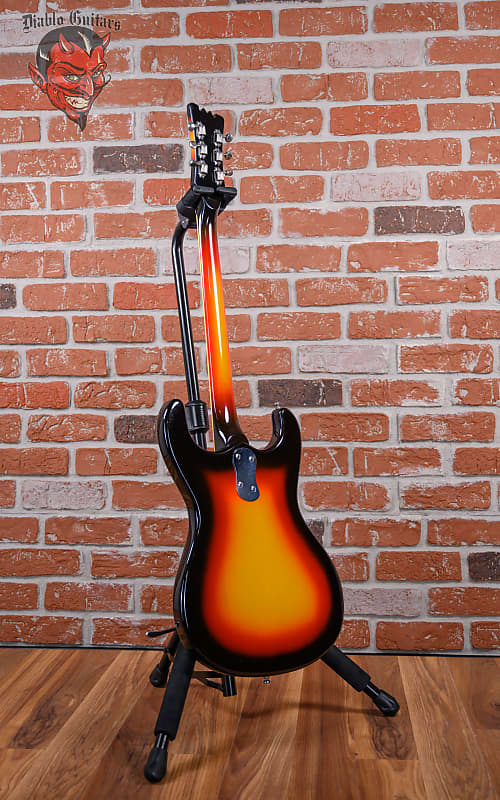 
                      
                        Mosrite The Ventures Model 1966 3-Color Sunburst w/OHSC (Refin)
                      
                    