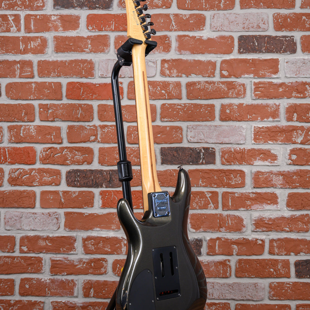
                      
                        Ibanez JS1000-BP Joe Satriani Signature Black Pearl 2003 w/OHSC
                      
                    