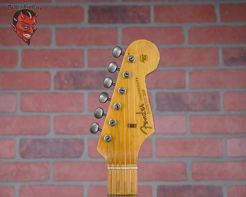 
                      
                        Fender Custom Shop West L.A. 40th Anniversary Stratocaster Aged Sonic Blue Heavy Relic 2008 w/OHSC
                      
                    