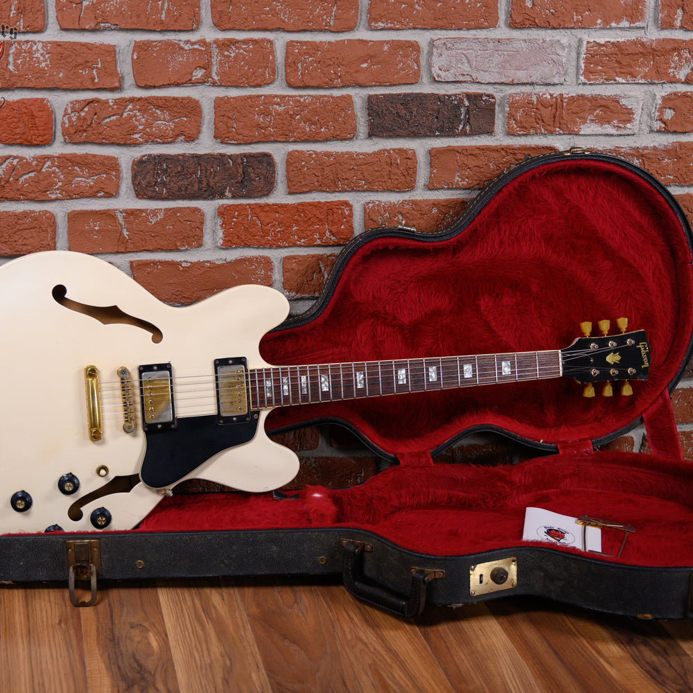 
                      
                        Gibson Custom Order One Off ES-335 Factory Alpine White 1968 w/OHSC
                      
                    