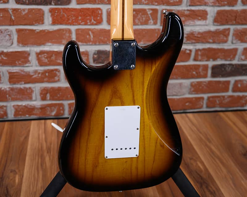 
                      
                        Fender Custom Shop Limited Release 50th Anniversary ‘54 Stratocaster Reissue Master Built By John Cruz 2-Color Sunburst Closet Classic 2004 w/OHSC
                      
                    