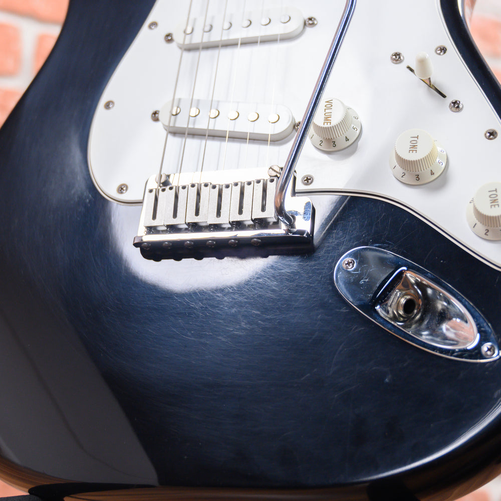 
                      
                        Fender American Standard Stratocaster Black 1998 w/OHSC
                      
                    