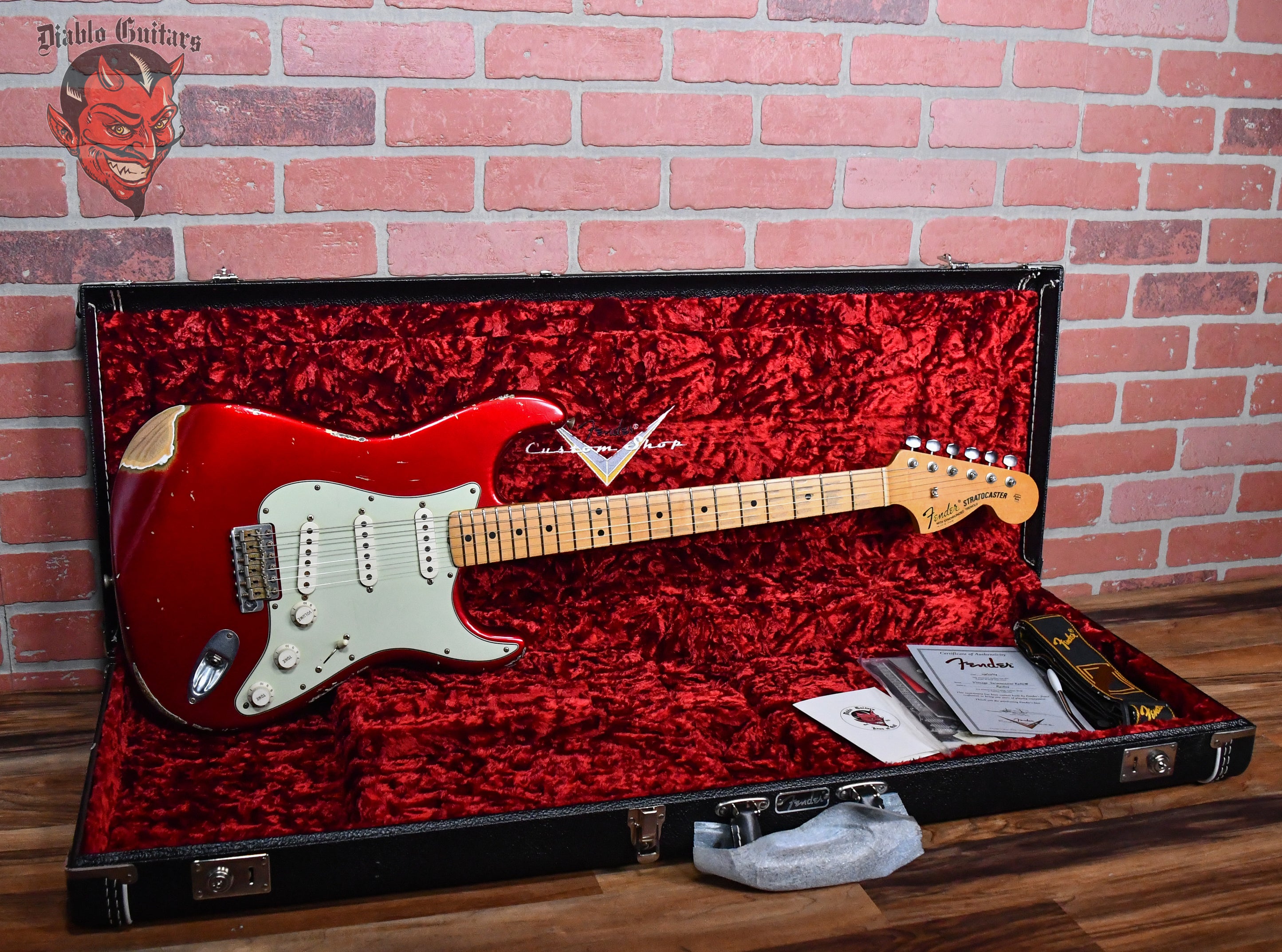 Fender Custom Shop Vintage Stratocaster Heavy Relic Candy Apple Red 2006 w/OHSC