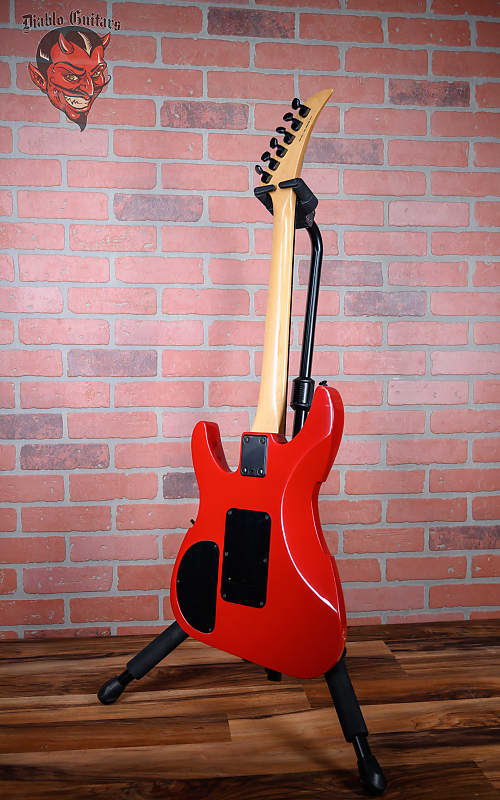 
                      
                        Peavey Vandenberg Sunfire Red 1988 w/Gigbag
                      
                    