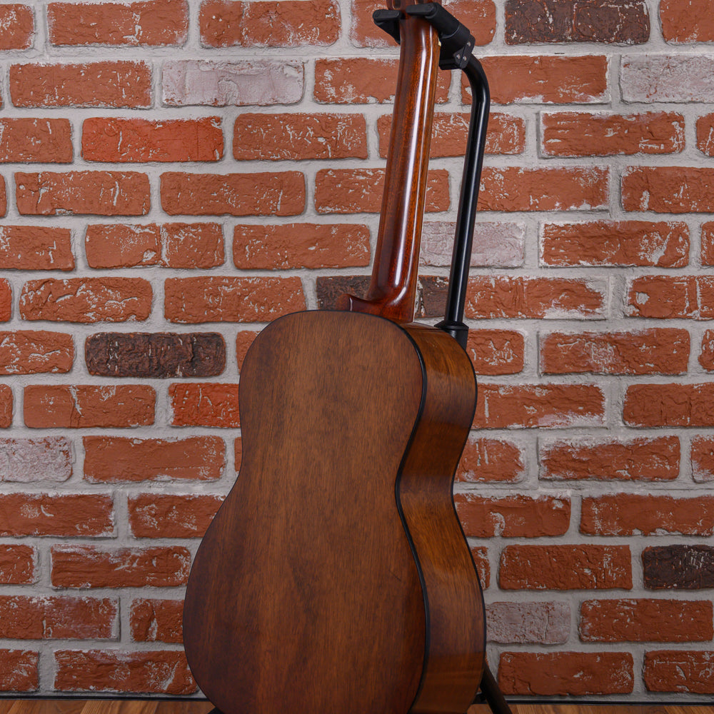 
                      
                        Favilla C6 Concerto Natural 1960s w/Hard Shell Case
                      
                    