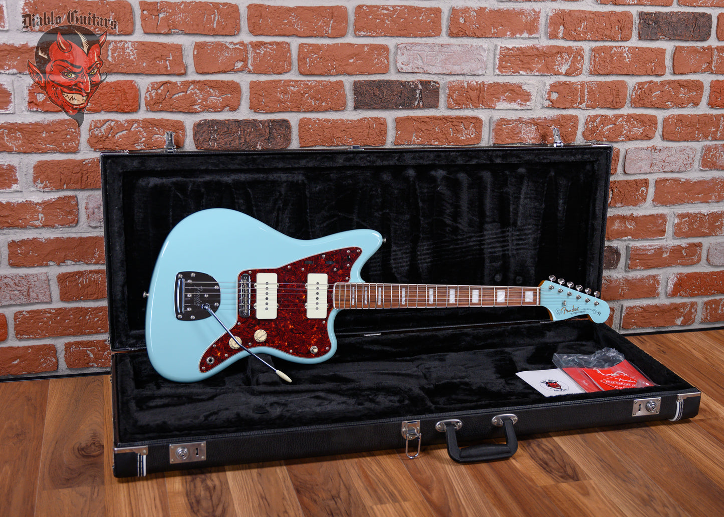 Fender Limited Edition 60th Anniversary Classic Jazzmaster Daphne Blue 2018 w/OHSC