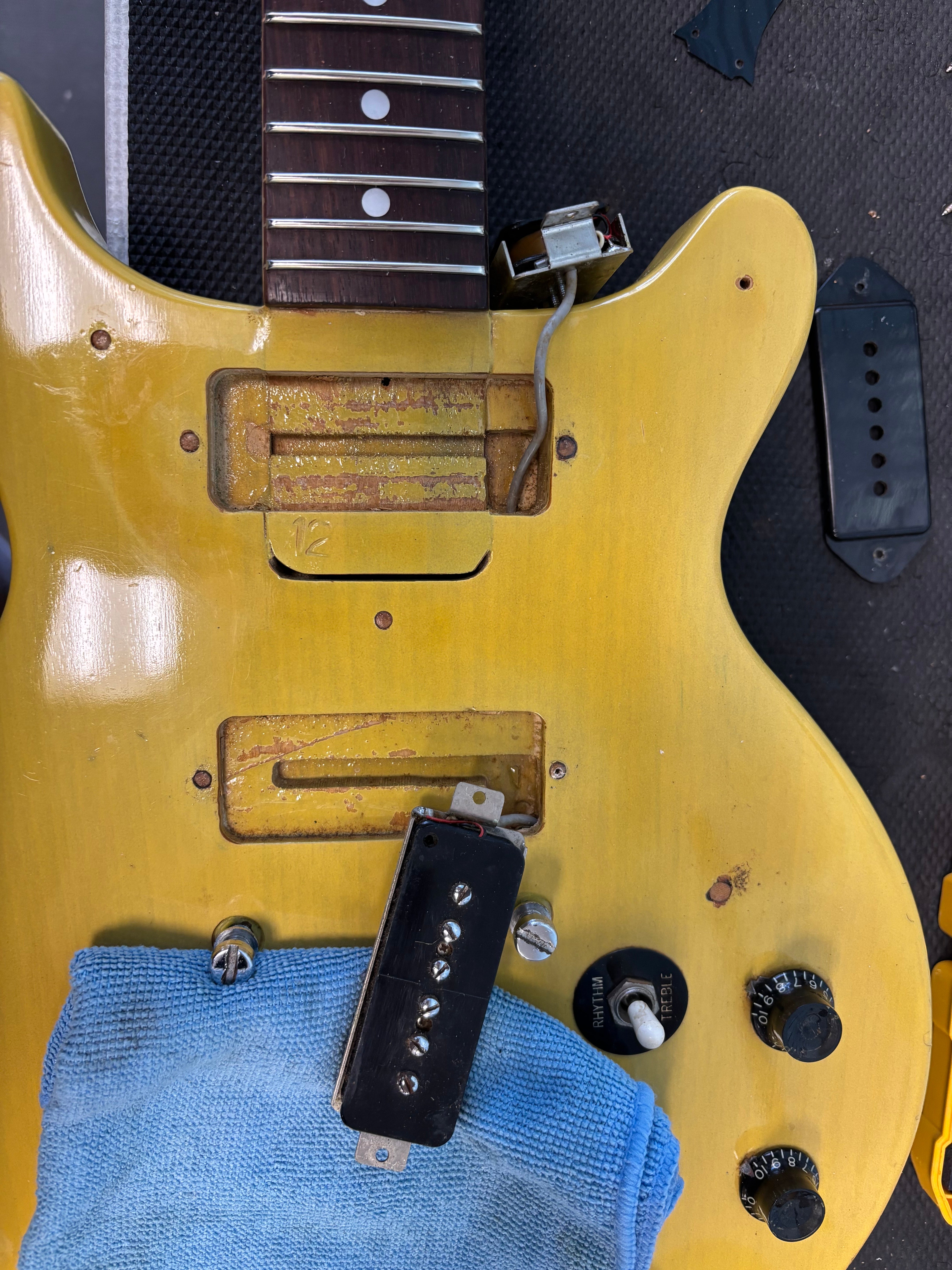 Burny Les Paul Junior FTV-90 Yellow 1973 w/HSC – Diablo Guitars