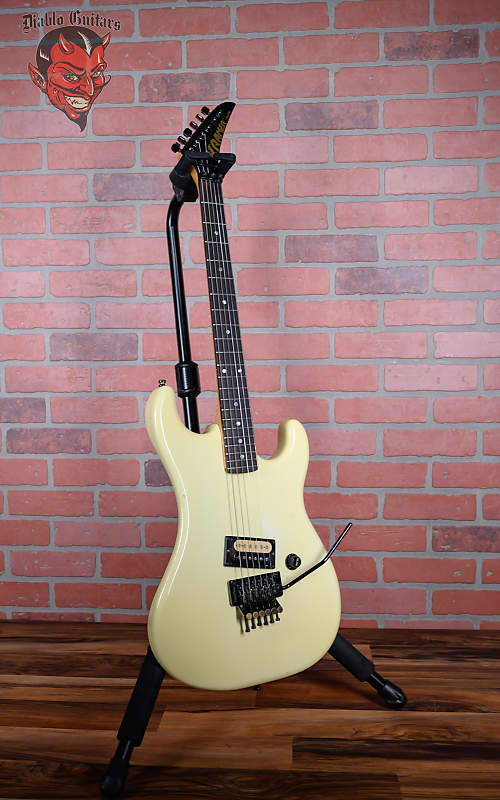 
                      
                        Kramer American Series Barretta Standard White 1986 w/OHSC
                      
                    