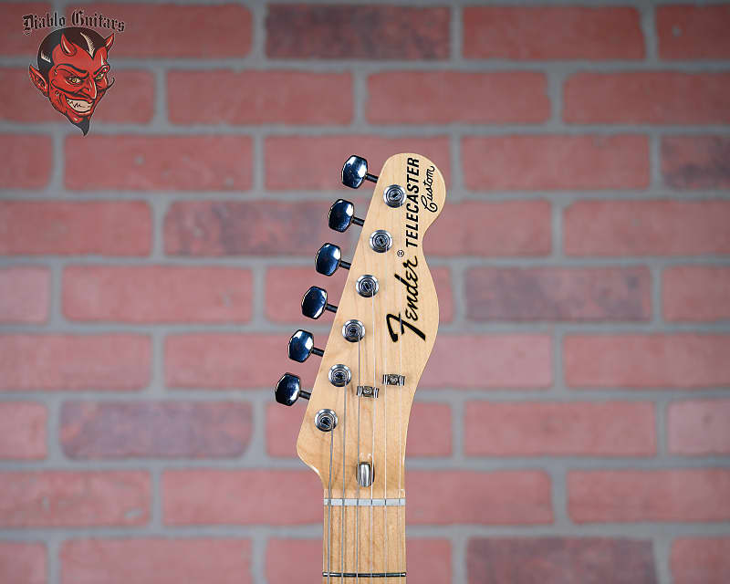 
                      
                        Fender Classic Series '72 Telecaster Custom with Maple Fretboard 3-Color Sunburst 2018 w/Hardshell Case
                      
                    