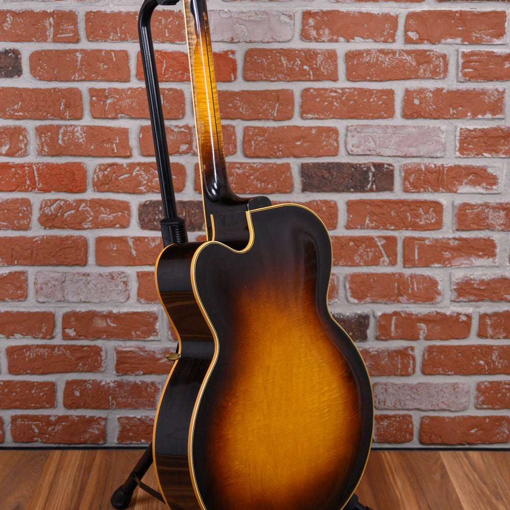 
                      
                        Gibson ES-5 Sunburst 1952 w/Hard Shell Case (owned by Steve Howe)
                      
                    