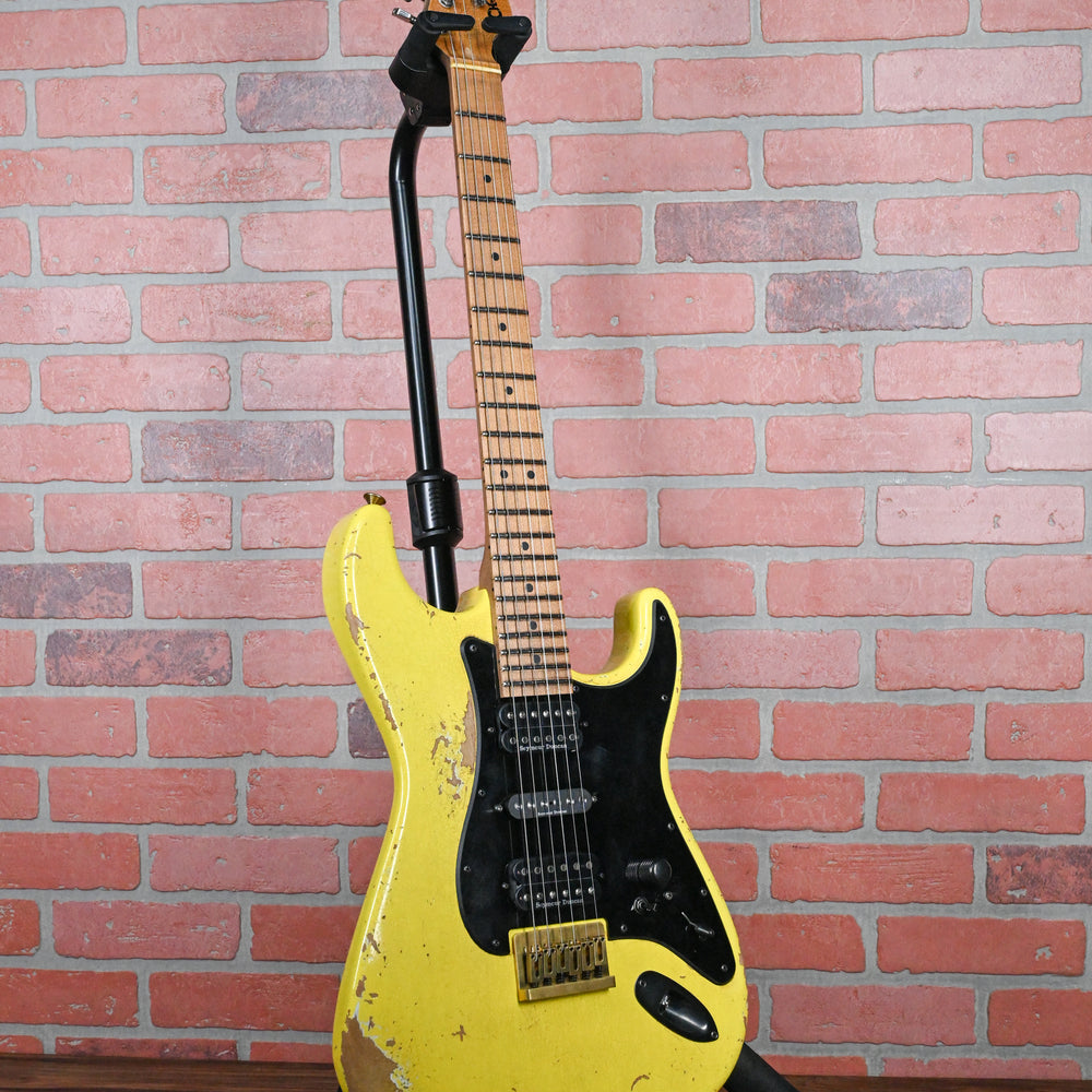 
                      
                        Charvel USA Custom Shop San Dimas HSH CT Relic Aged Nitro Graffiti Yellow Relic 2024 w/OHSC
                      
                    