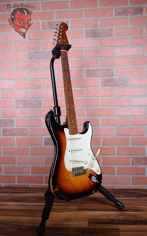 
                      
                        Fender Custom Shop Limited Edition Namm D-Mag Stratocaster 3-Color Sunburst Relic 2017 w/OHSC
                      
                    