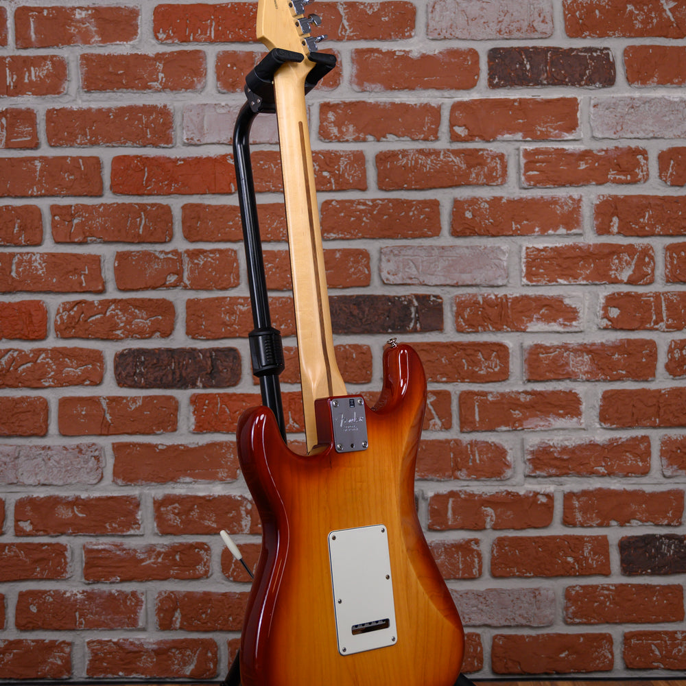 
                      
                        Fender American Standard Stratocaster Sienna Sunburst 2016 w/OHSC
                      
                    